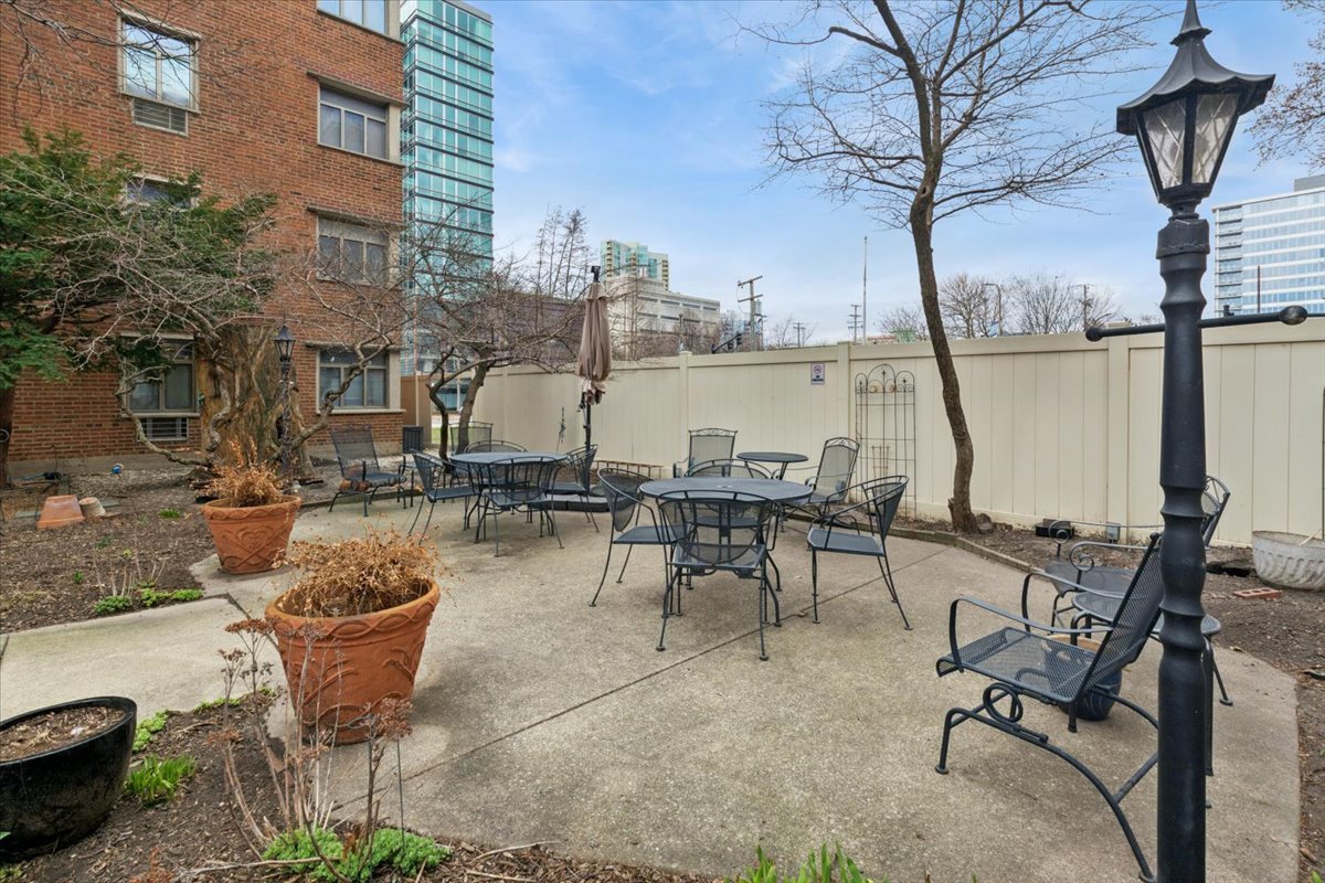 1860 Sherman Avenue Unit: 4SW