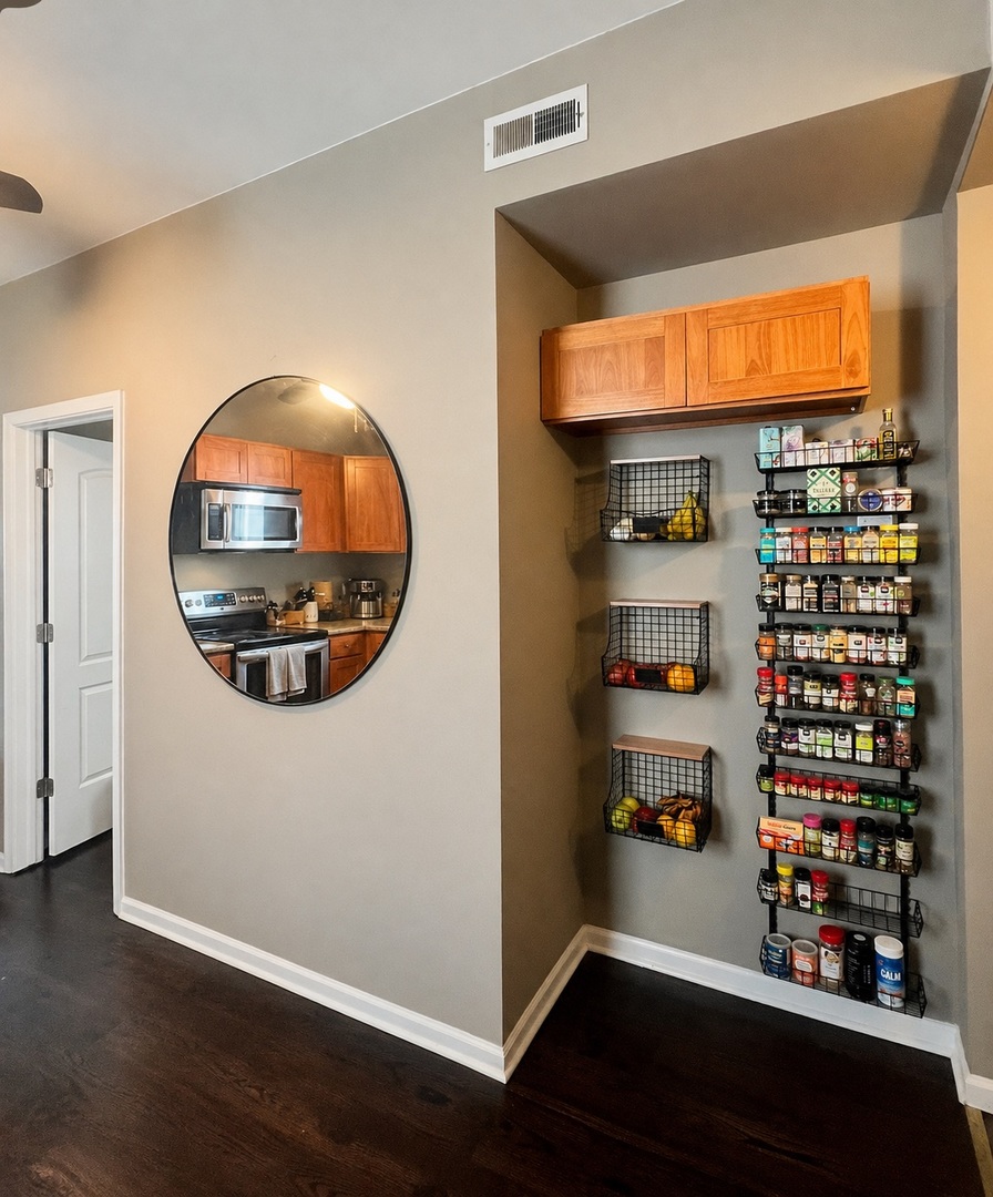 2835 N Ridgeway Avenue Unit: 2
