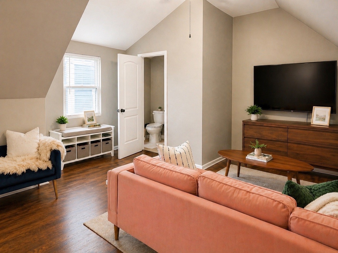2835 N Ridgeway Avenue Unit: 2