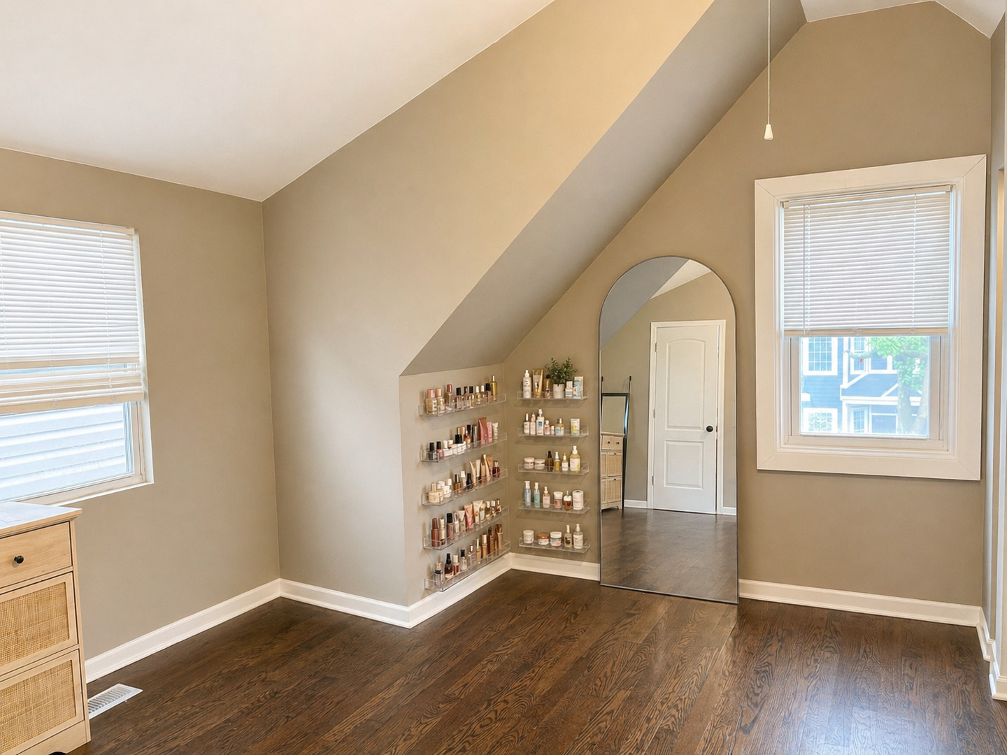 2835 N Ridgeway Avenue Unit: 2