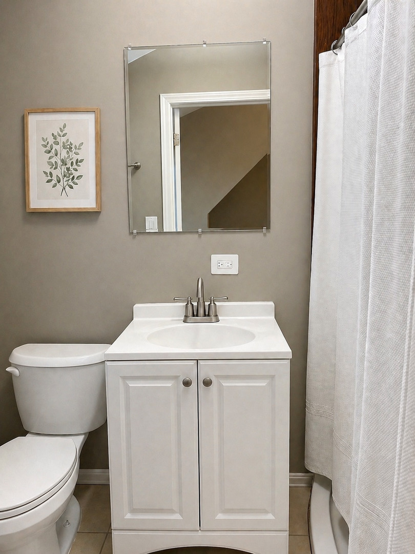 2835 N Ridgeway Avenue Unit: 2