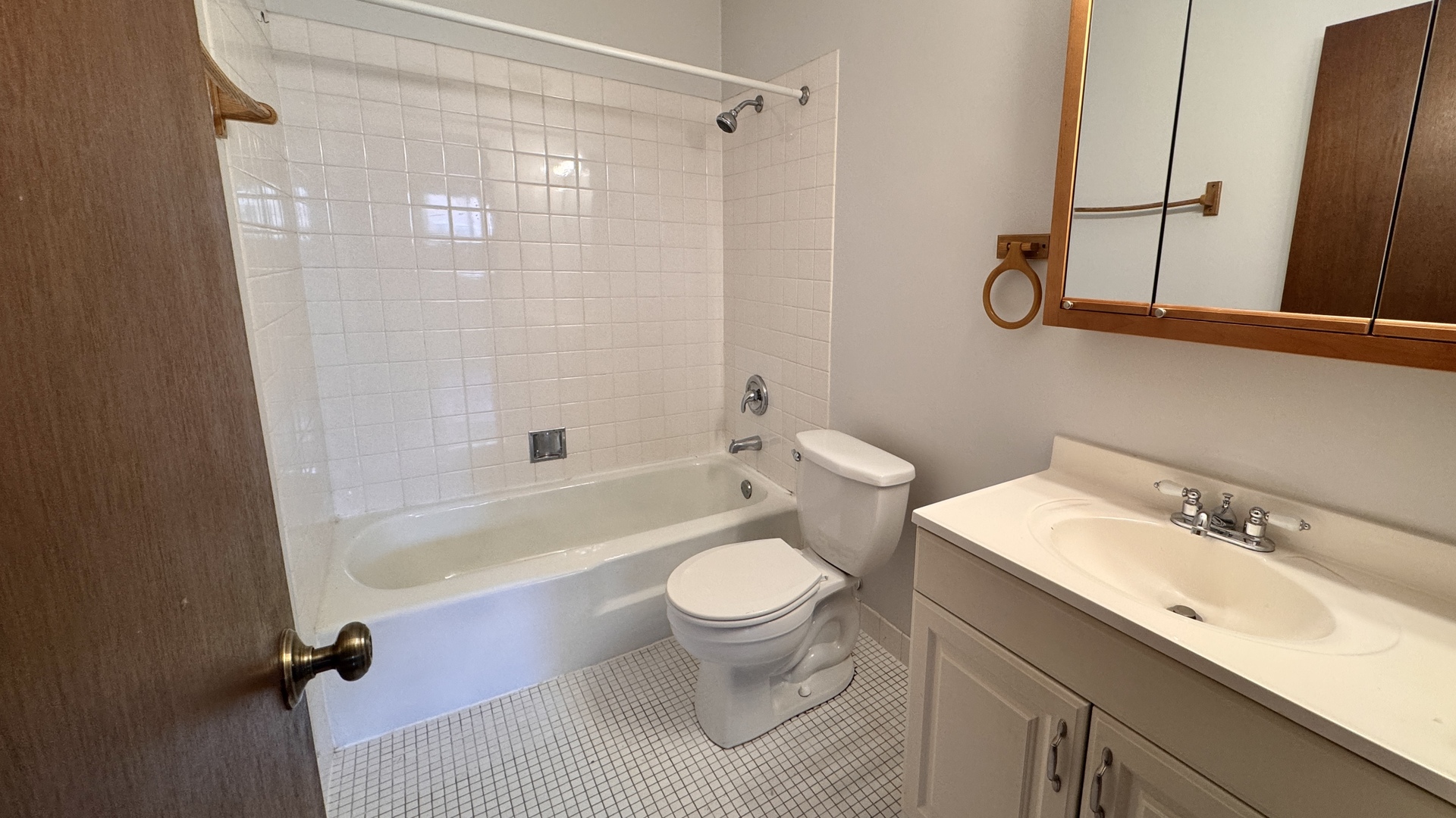 835 Judson Avenue Unit: 101