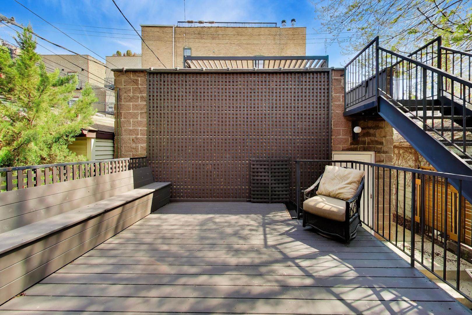 3111 N Kenmore Avenue