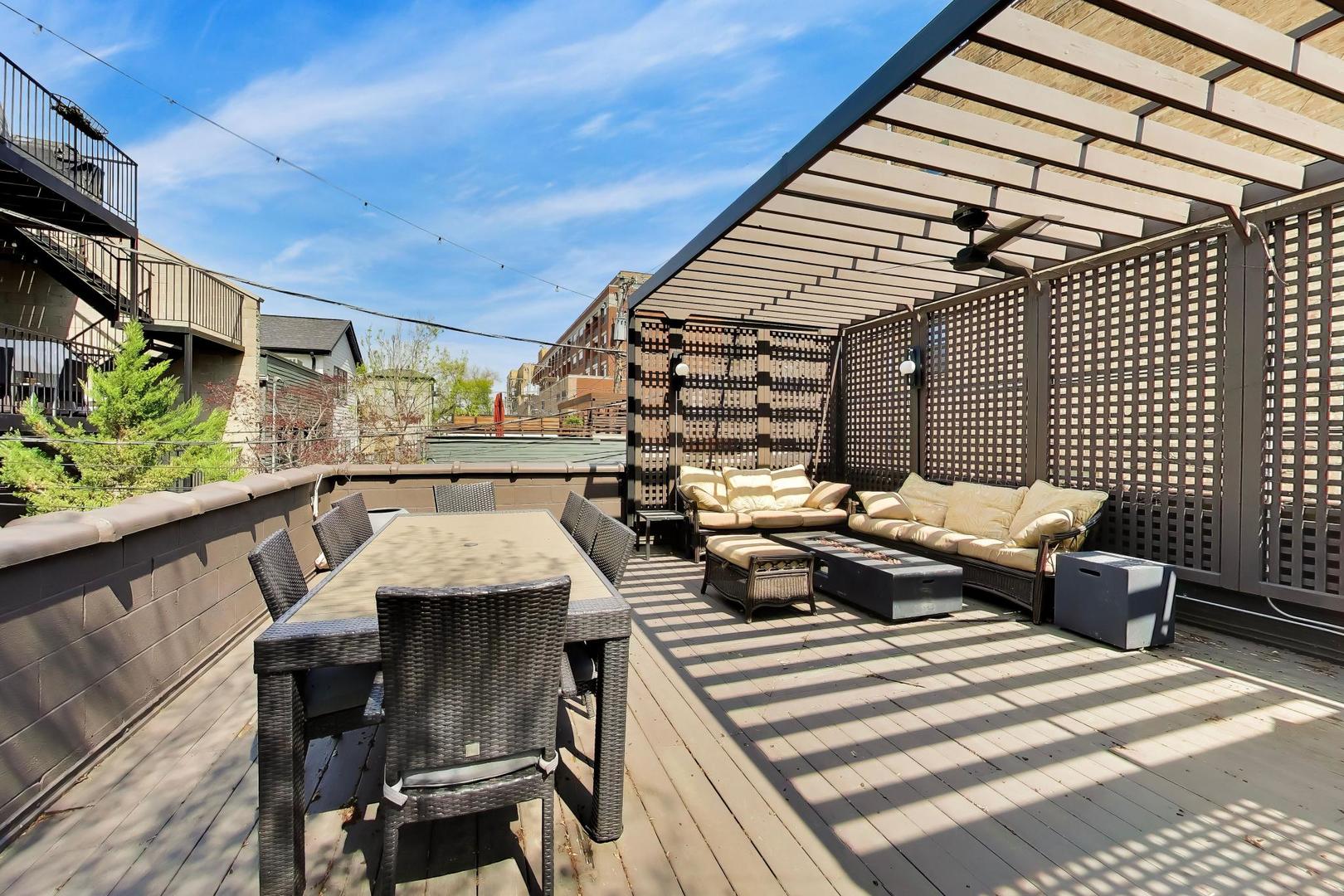 3111 N Kenmore Avenue