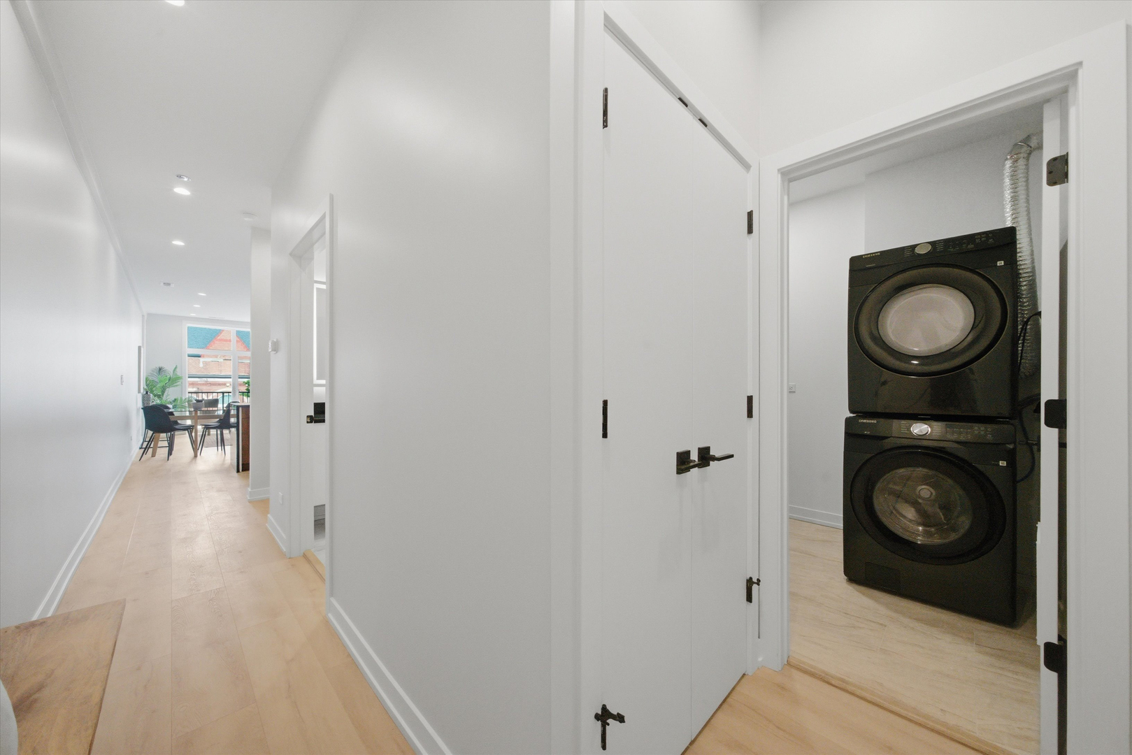 1355 N Western Avenue Unit: 3D
