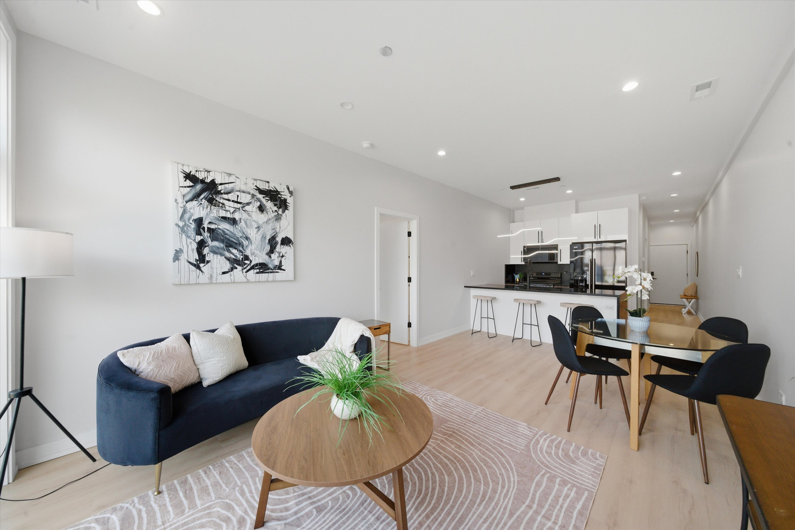 1355 N Western Avenue Unit: 3D