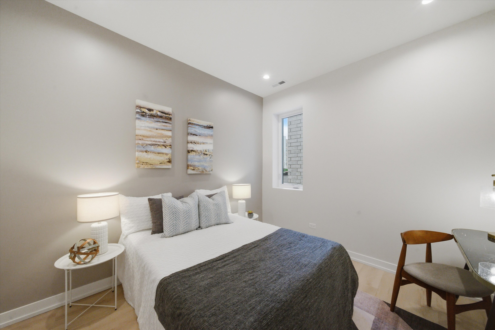 1355 N Western Avenue Unit: 3D