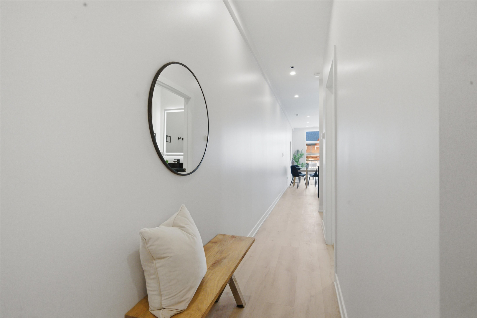 1355 N Western Avenue Unit: 3D