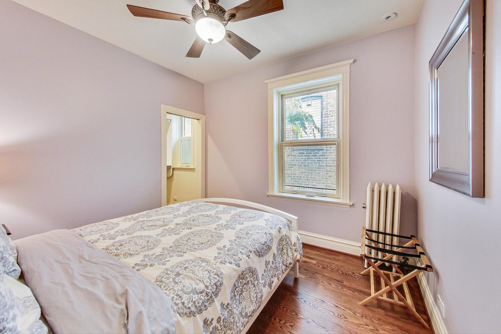 3808 N Pine Grove Avenue Unit: 3N