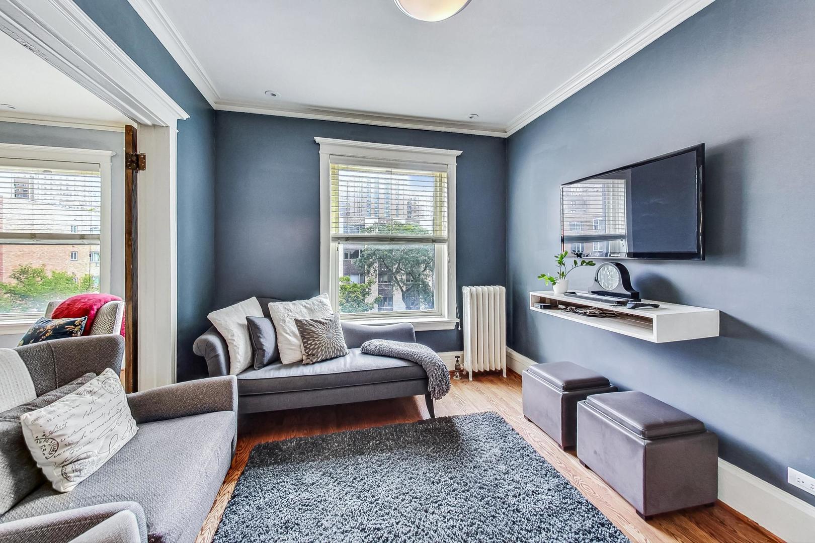3808 N Pine Grove Avenue Unit: 3N
