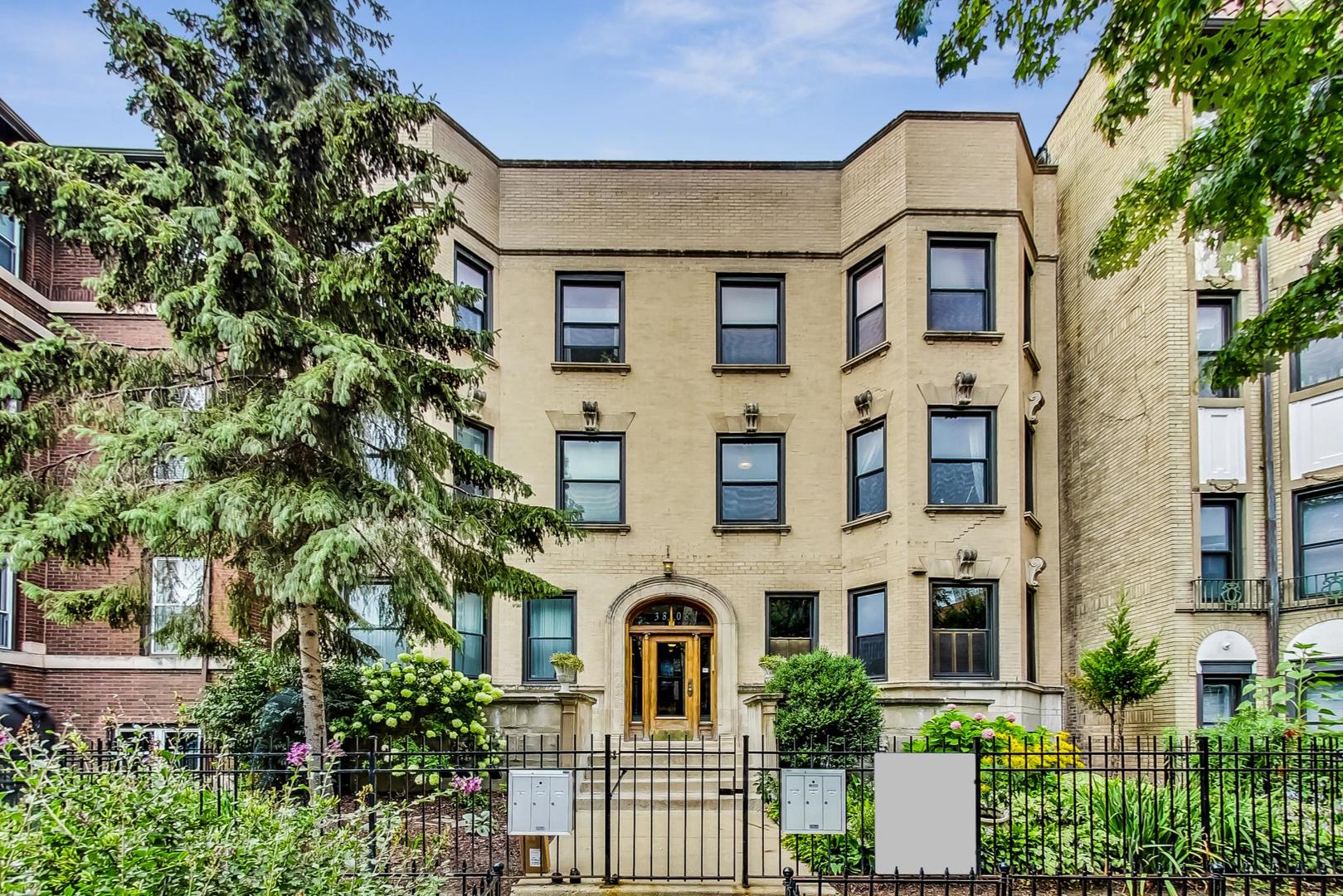 3808 N Pine Grove Avenue Unit: 3N
