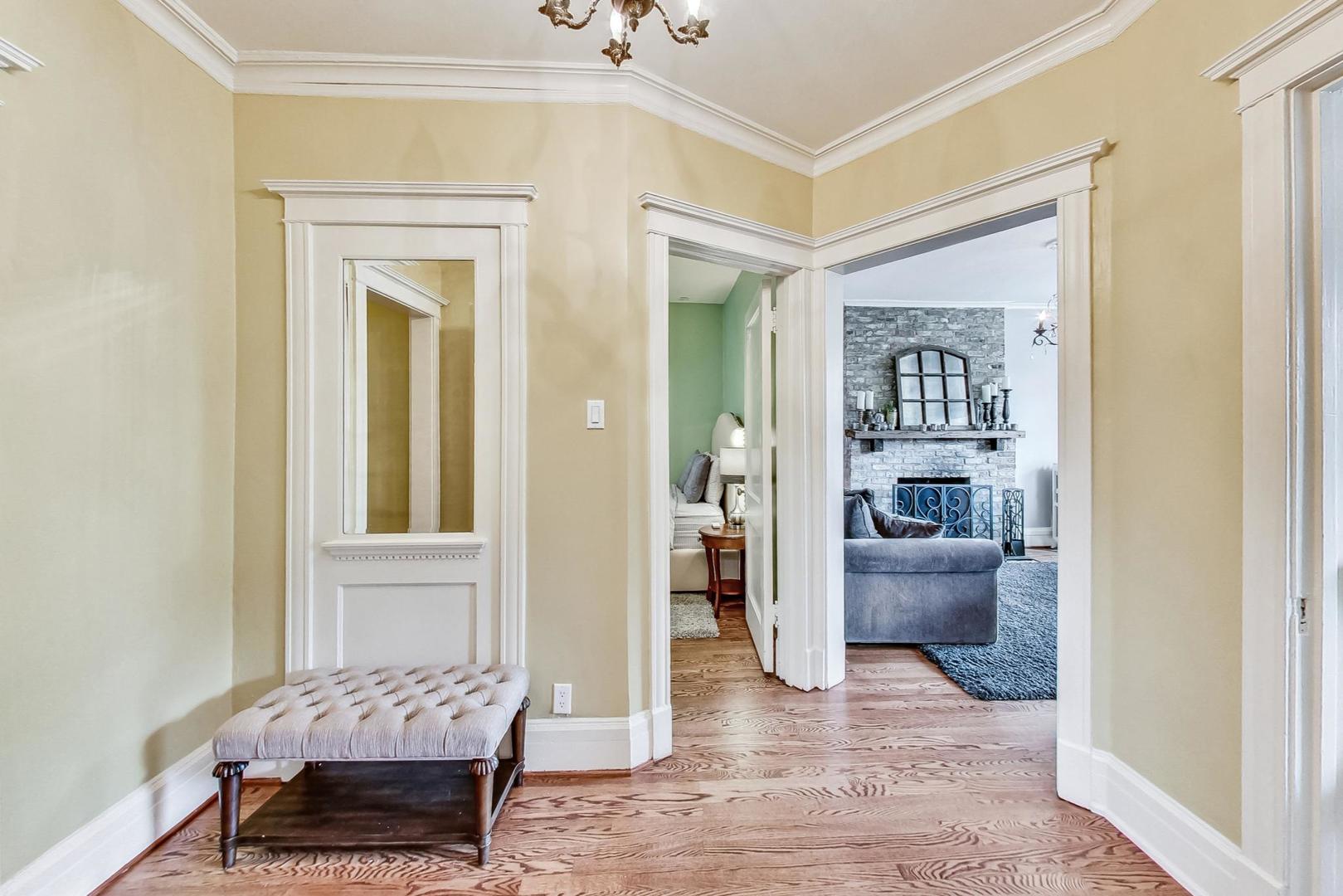 3808 N Pine Grove Avenue Unit: 3N