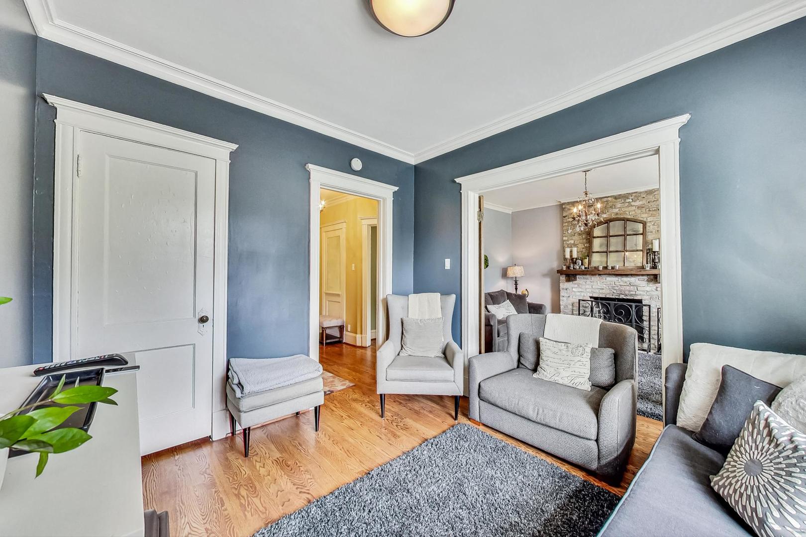 3808 N Pine Grove Avenue Unit: 3N