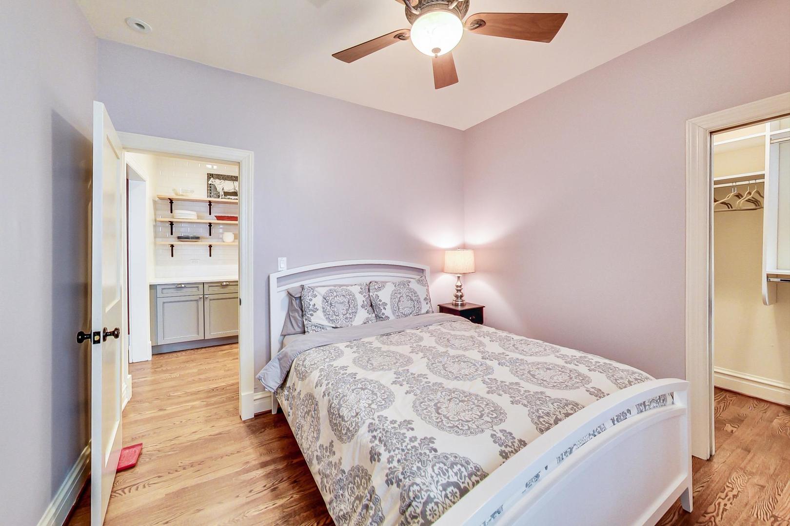 3808 N Pine Grove Avenue Unit: 3N
