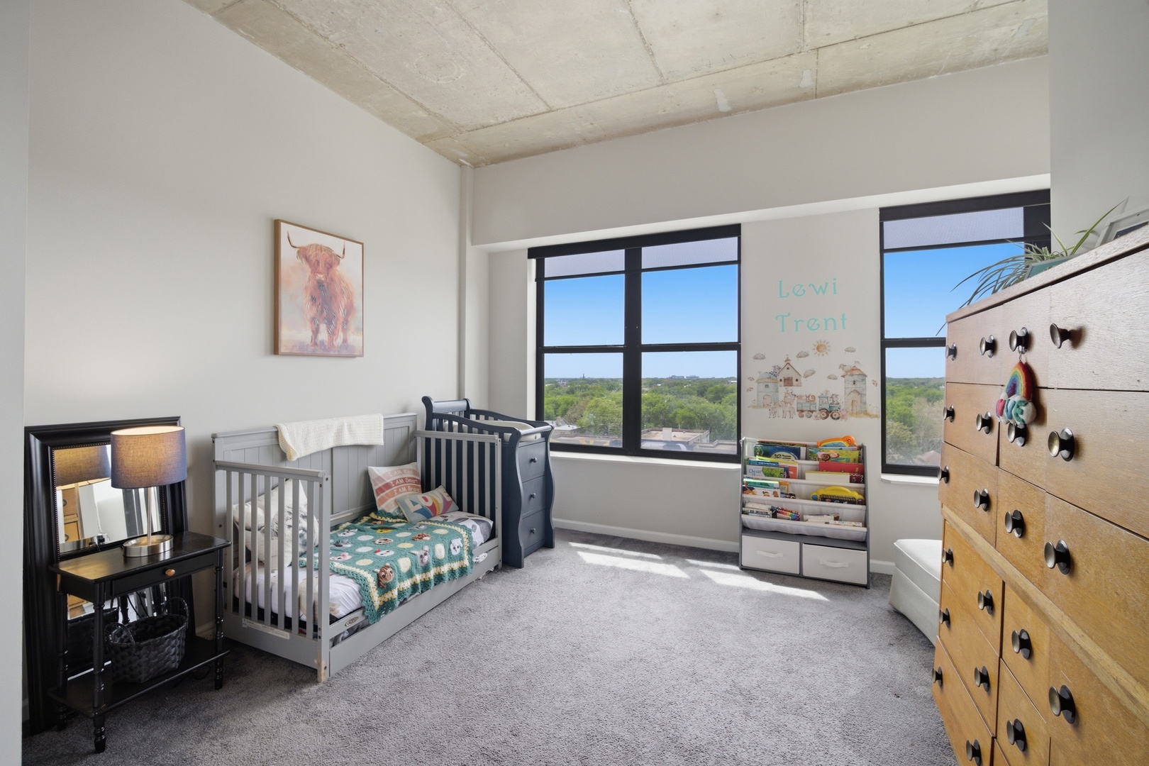 1122 W CATALPA Avenue Unit: 910