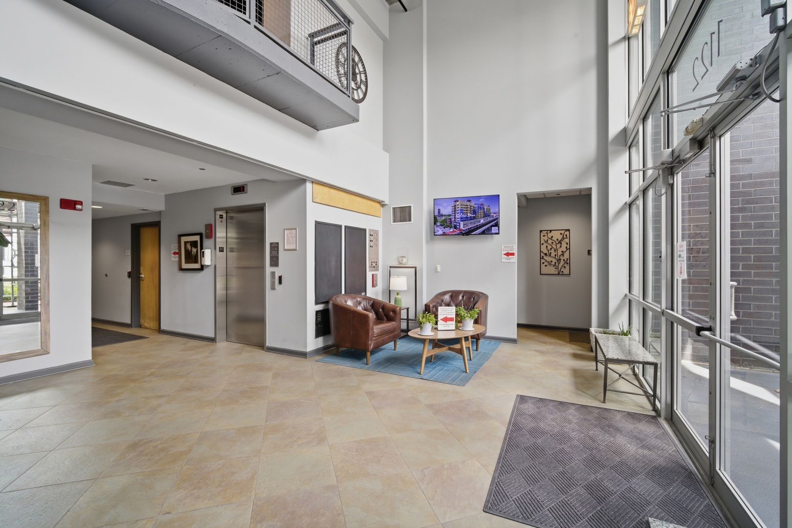1122 W CATALPA Avenue Unit: 910