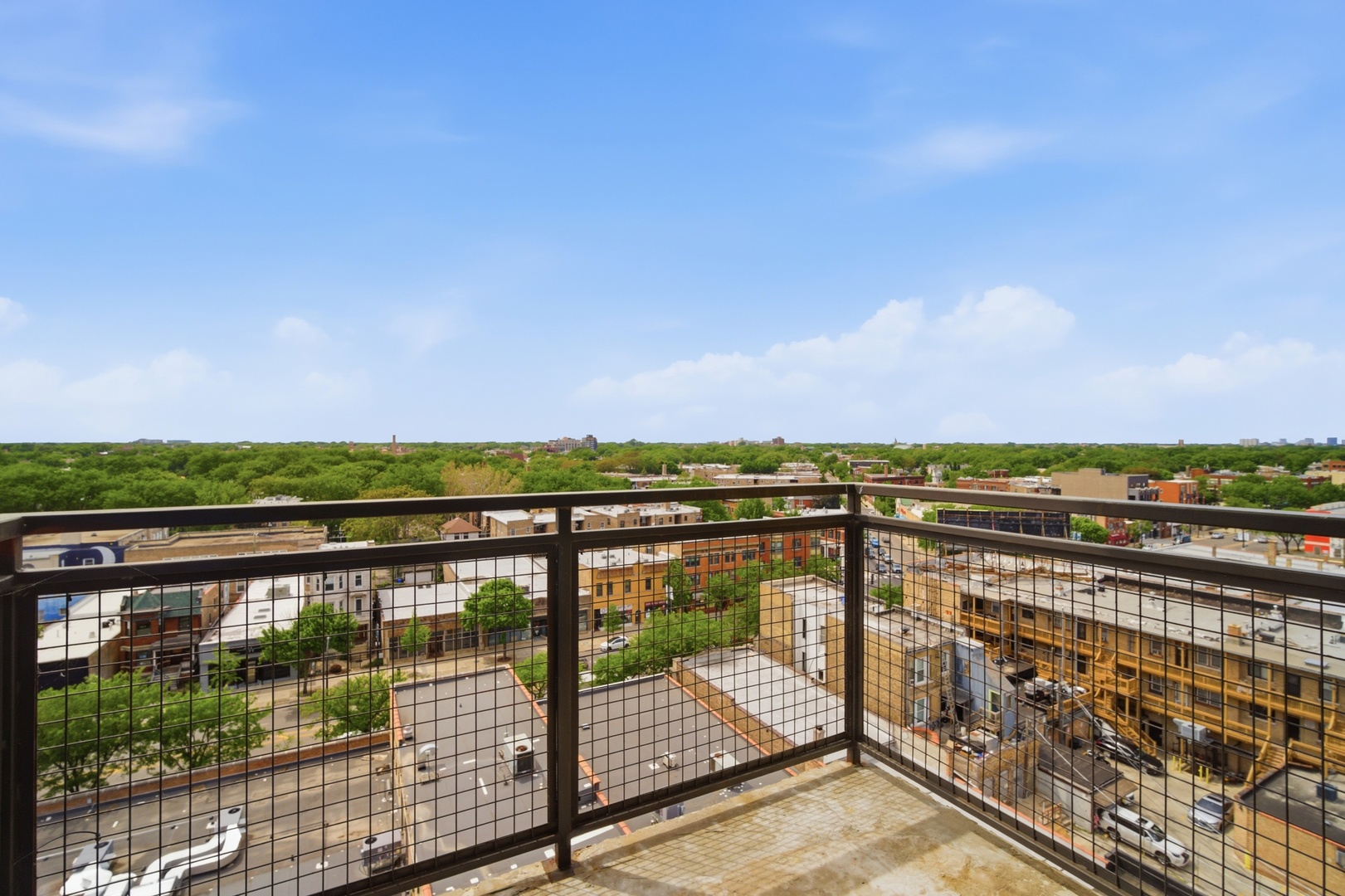 1122 W CATALPA Avenue Unit: 910