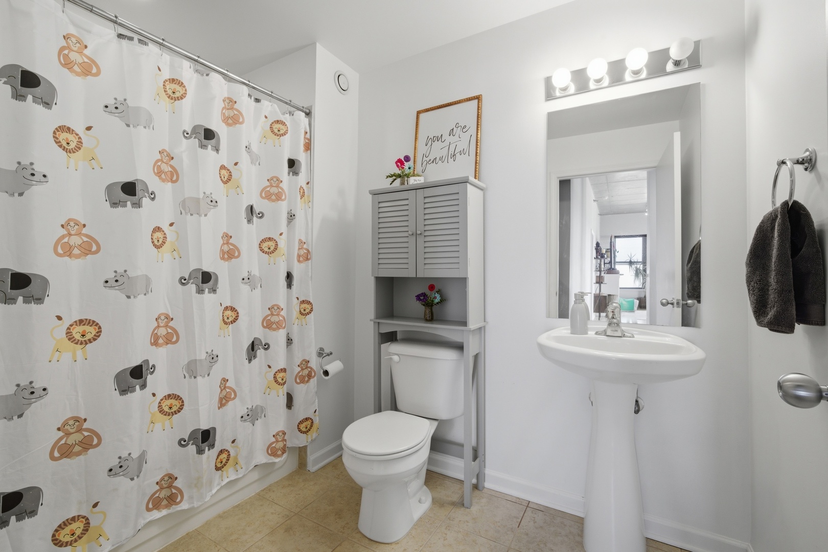 1122 W CATALPA Avenue Unit: 910