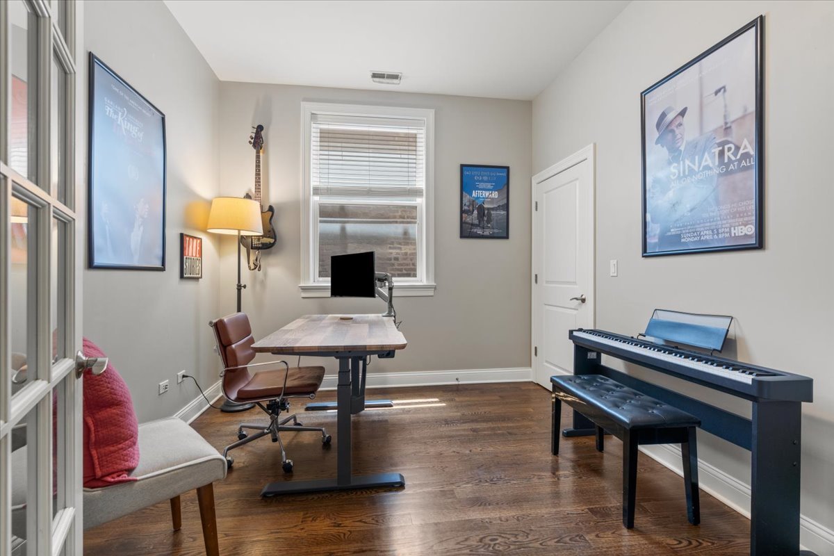 4860 N Clark Street Unit: 3S