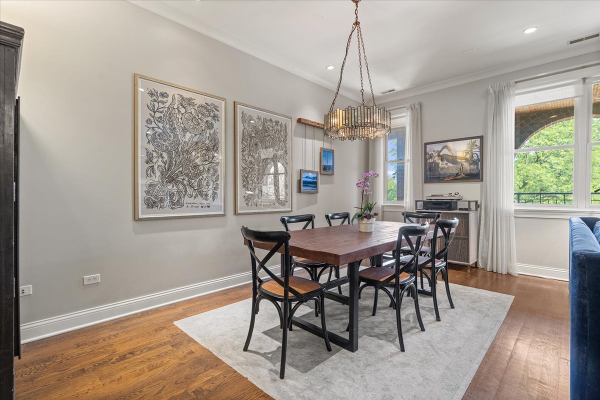 4860 N Clark Street Unit: 3S