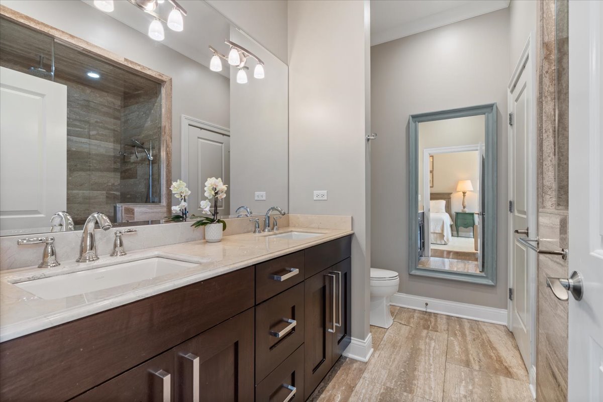 4860 N Clark Street Unit: 3S