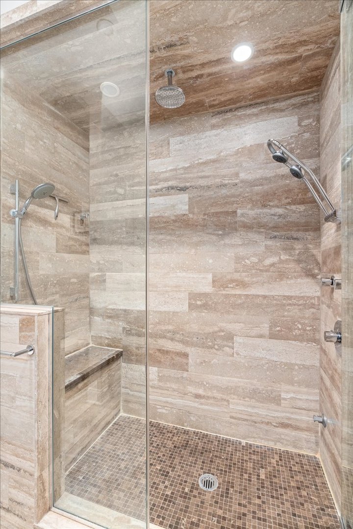 4860 N Clark Street Unit: 3S