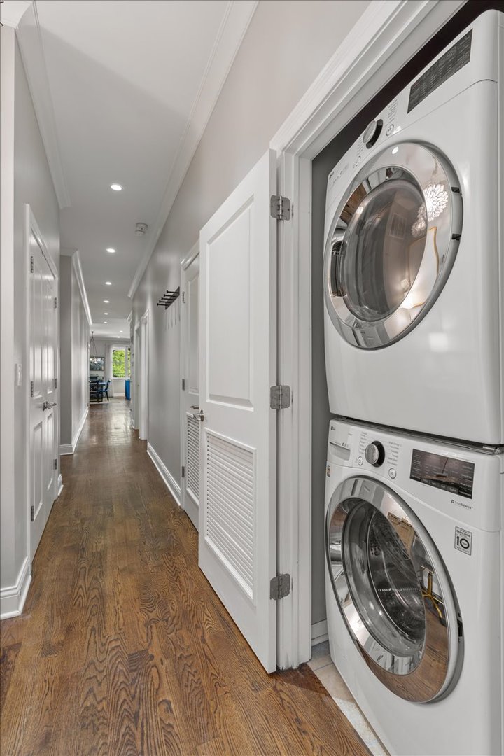 4860 N Clark Street Unit: 3S