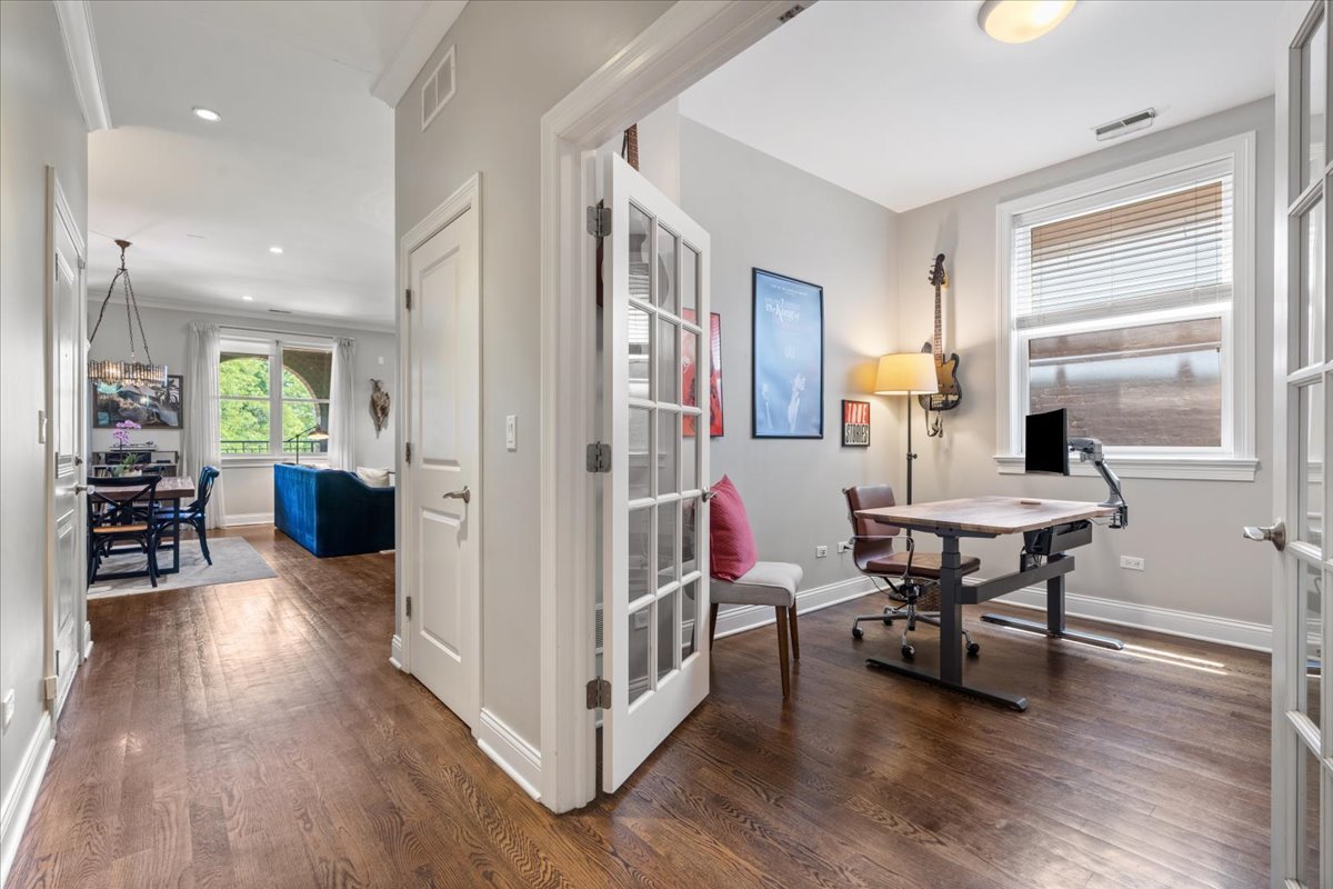 4860 N Clark Street Unit: 3S