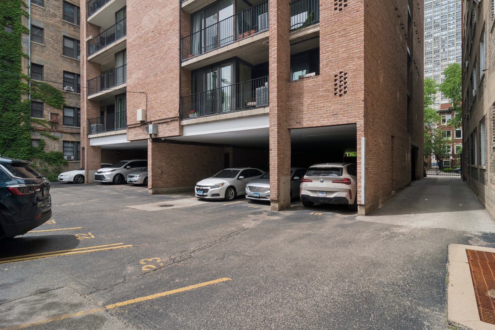 651 W Sheridan Road Unit: 6D