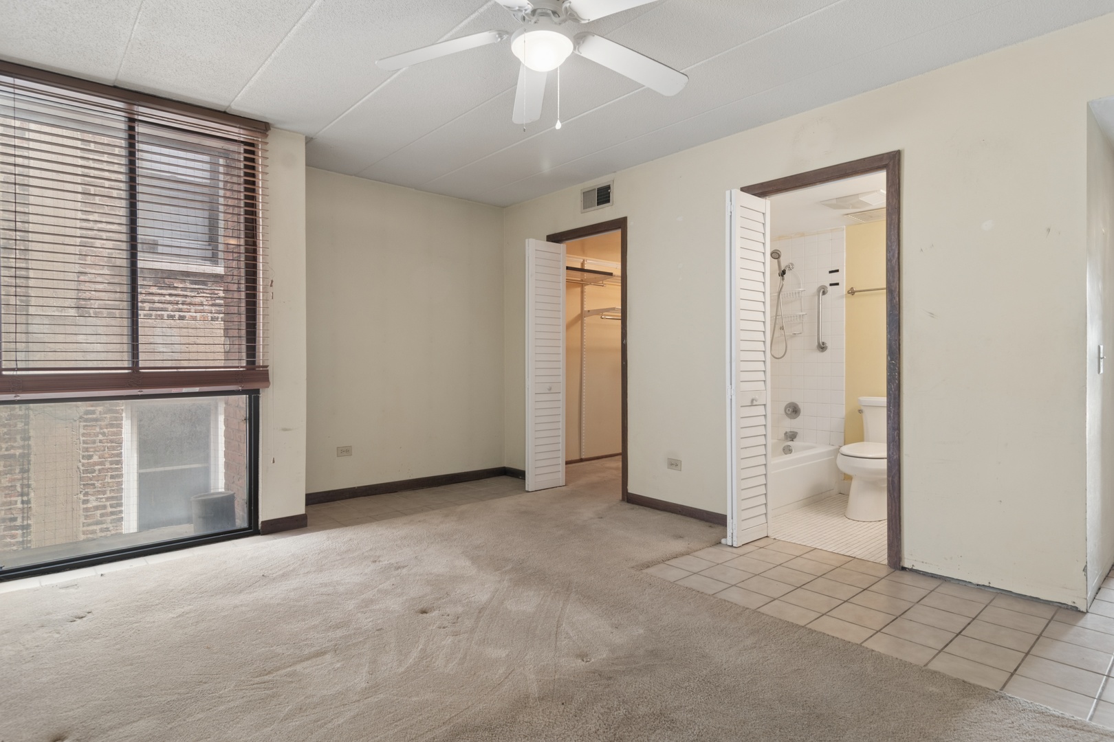 651 W Sheridan Road Unit: 6D
