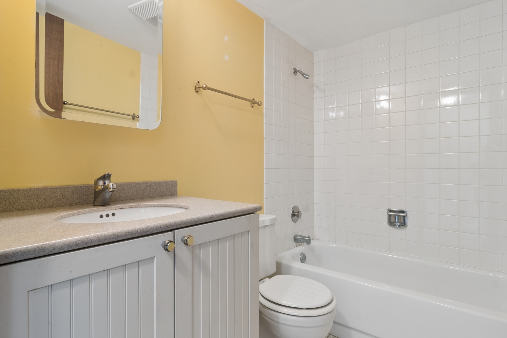 651 W Sheridan Road Unit: 6D