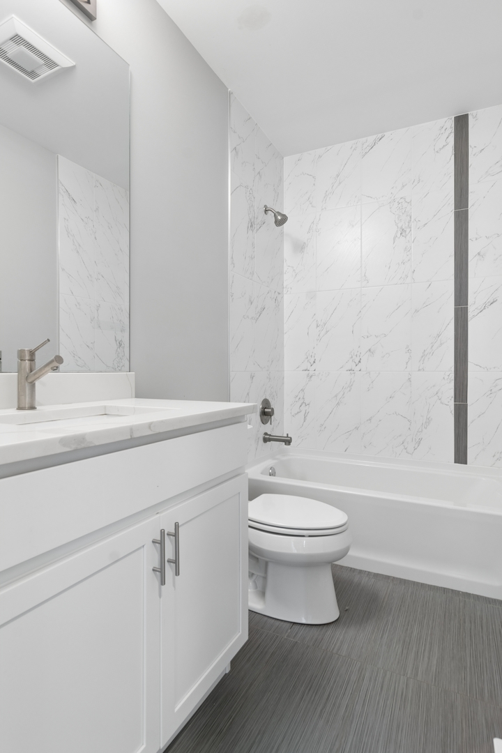 4845 N Keystone Avenue Unit: 2N