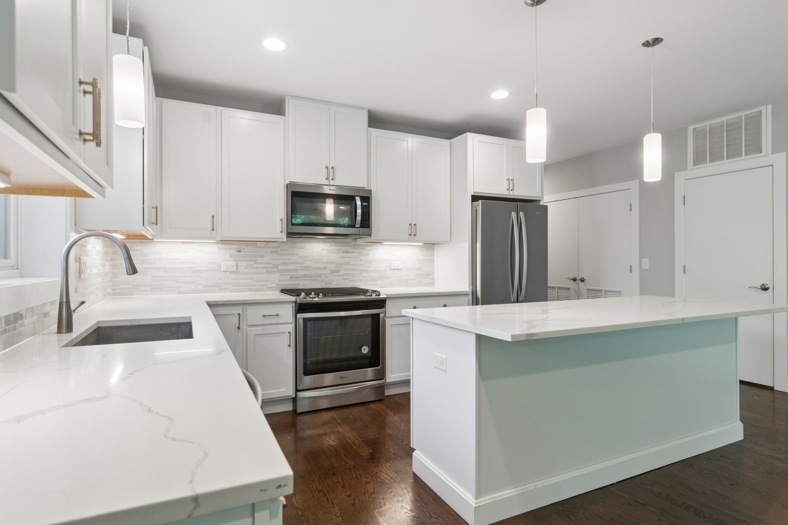 4845 N Keystone Avenue Unit: 2N