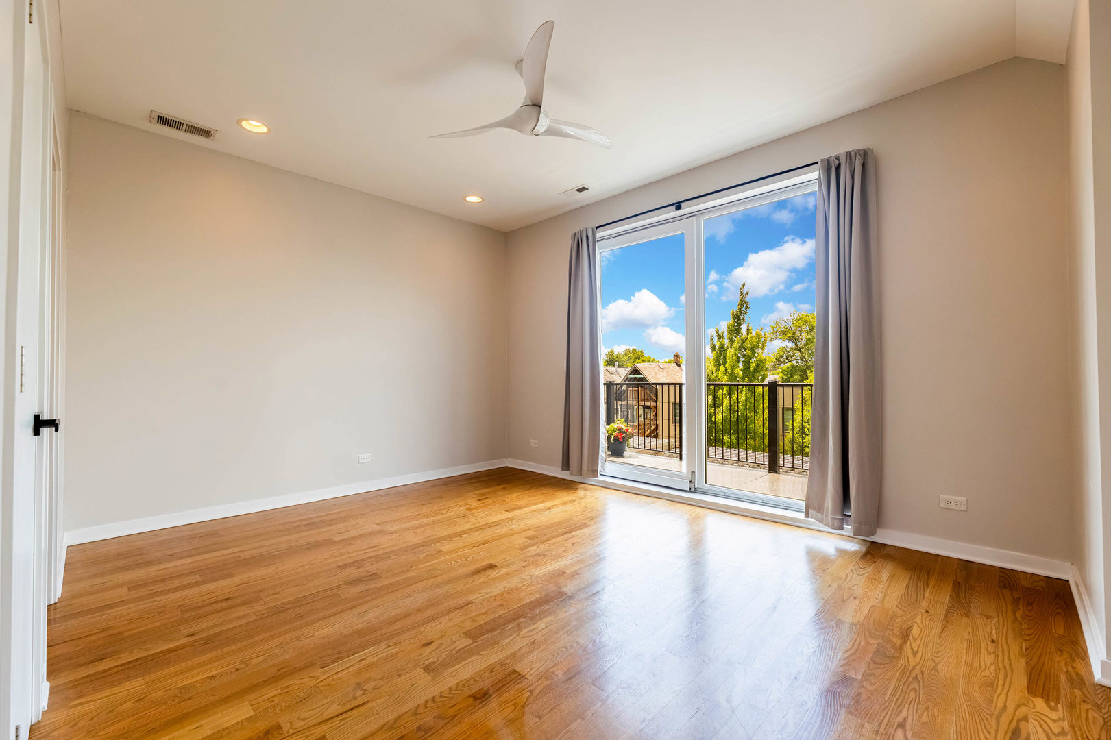 1816 N California Avenue Unit: 3S