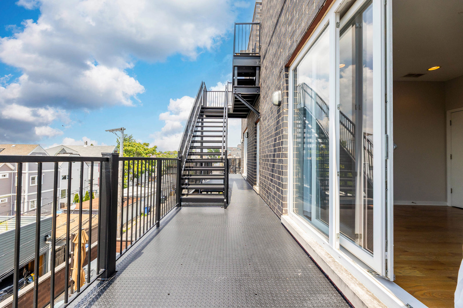 1816 N California Avenue Unit: 3S