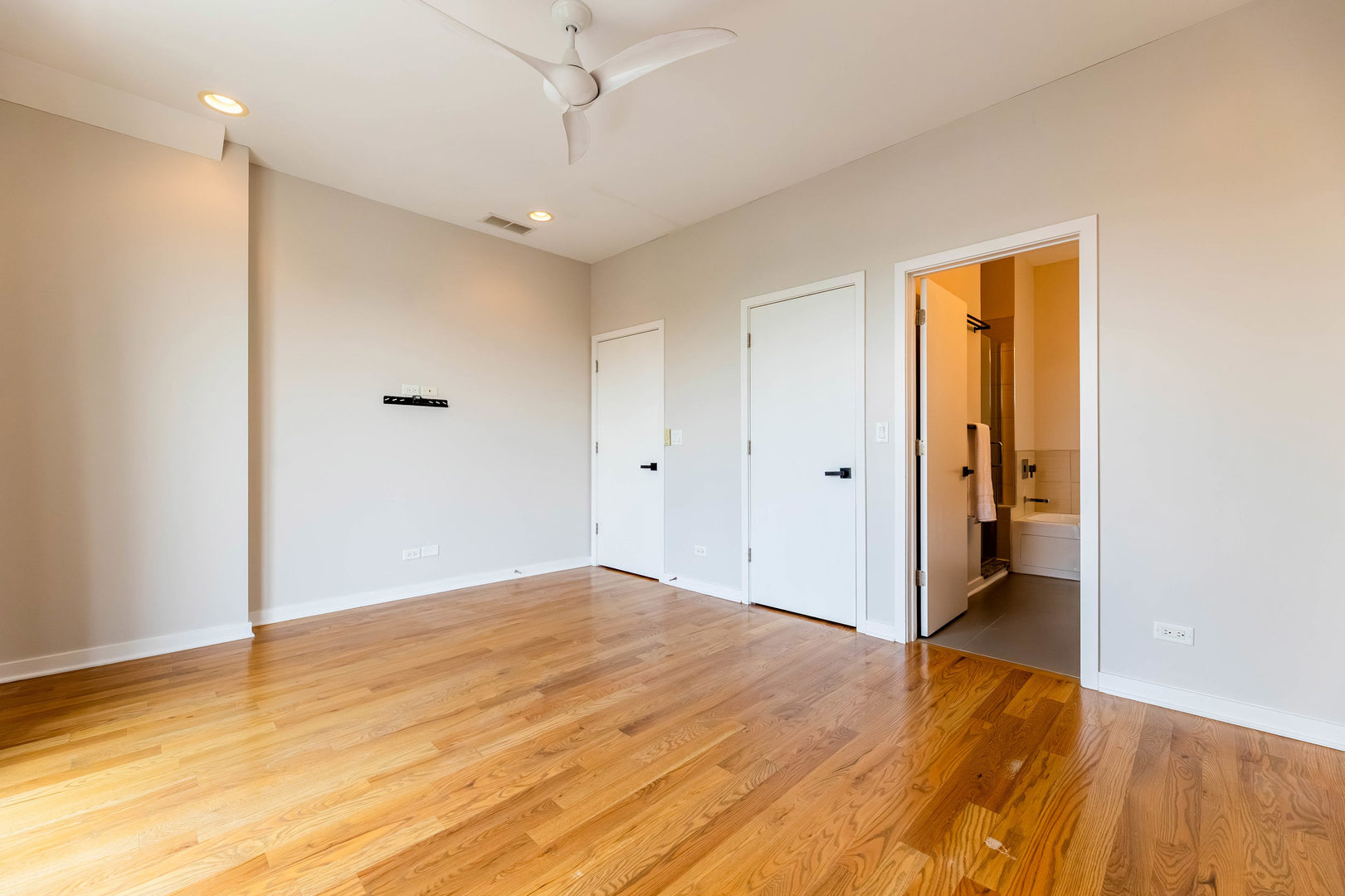 1816 N California Avenue Unit: 3S