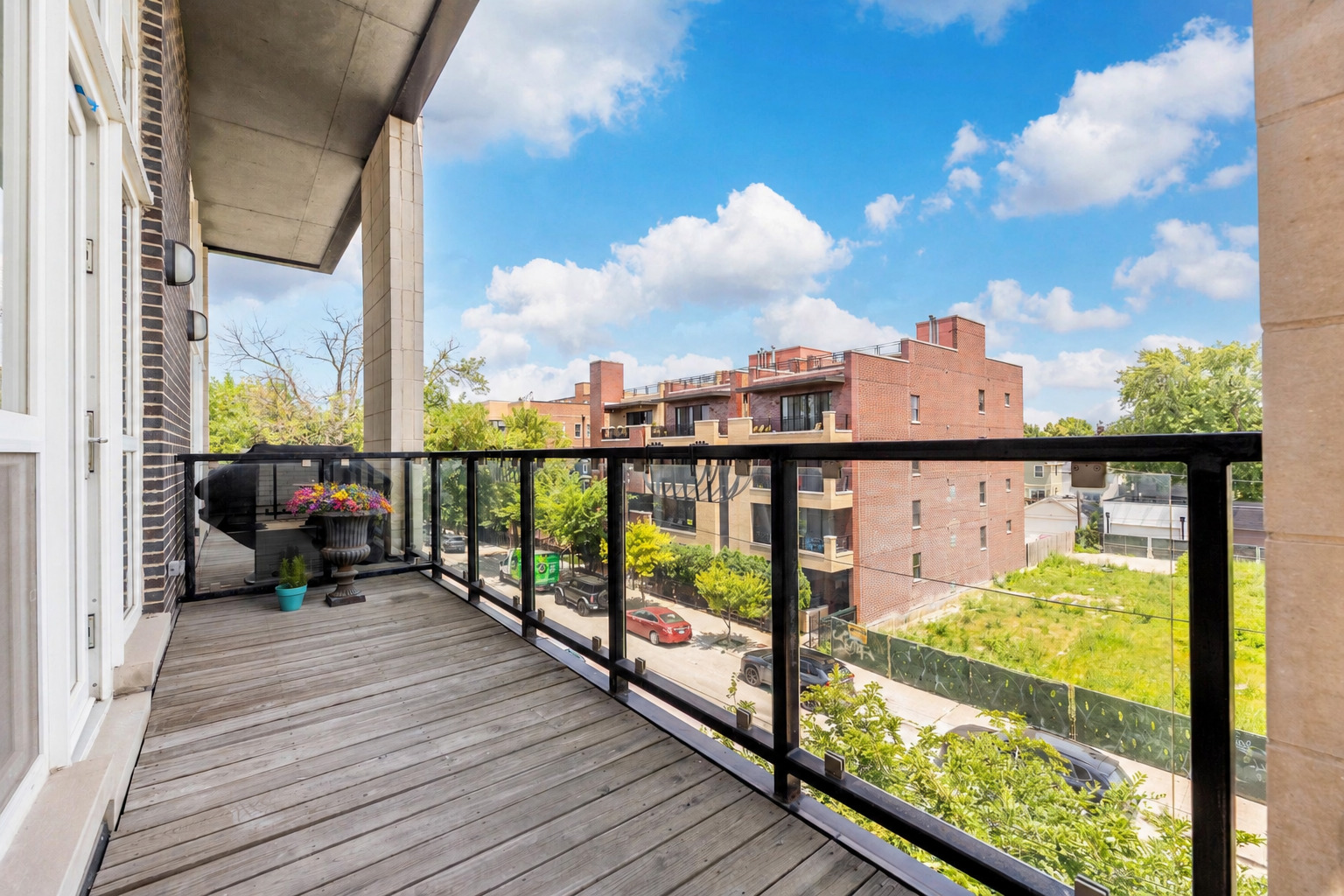 1816 N California Avenue Unit: 3S