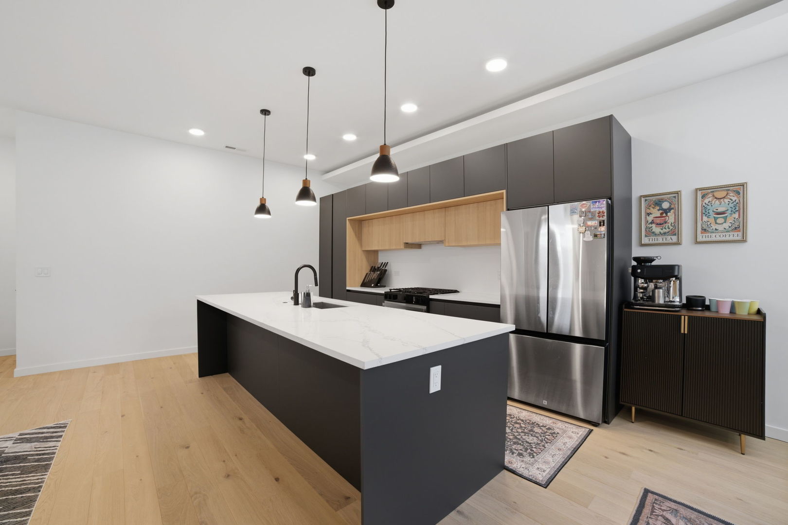 5039 N Winthrop Avenue Unit: 2F