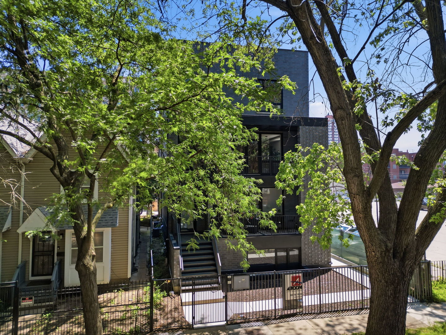 5039 N Winthrop Avenue Unit: 2F