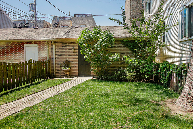 3836 N Janssen Avenue Unit: 2
