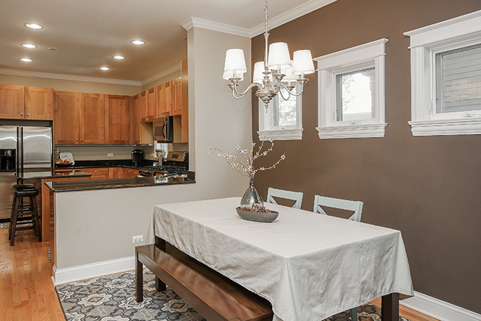 3836 N Janssen Avenue Unit: 2