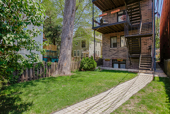 3836 N Janssen Avenue Unit: 2