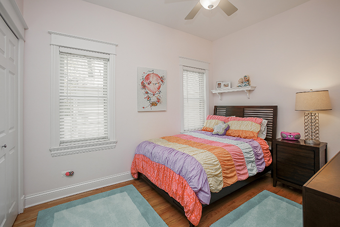 3836 N Janssen Avenue Unit: 2