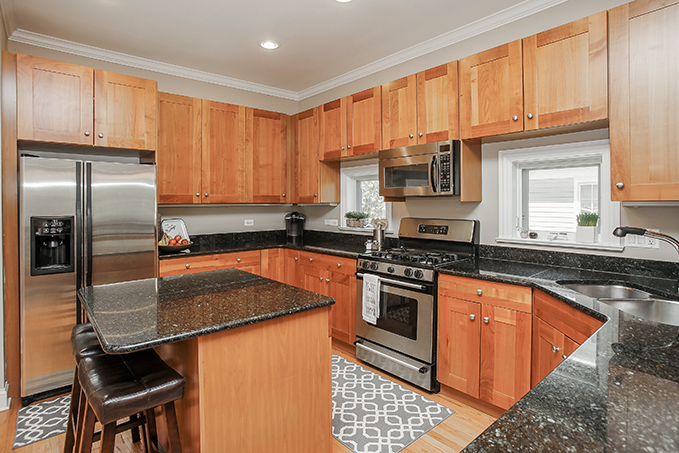 3836 N Janssen Avenue Unit: 2