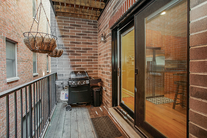 3836 N Janssen Avenue Unit: 2
