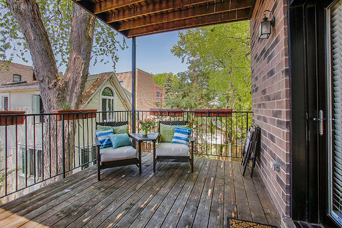3836 N Janssen Avenue Unit: 2
