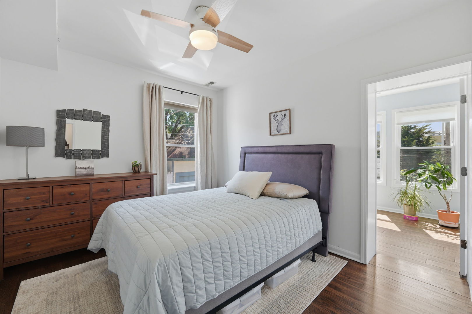 1733 W Catalpa Avenue Unit: 1