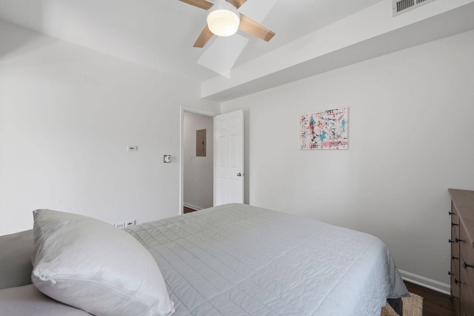 1733 W Catalpa Avenue Unit: 1