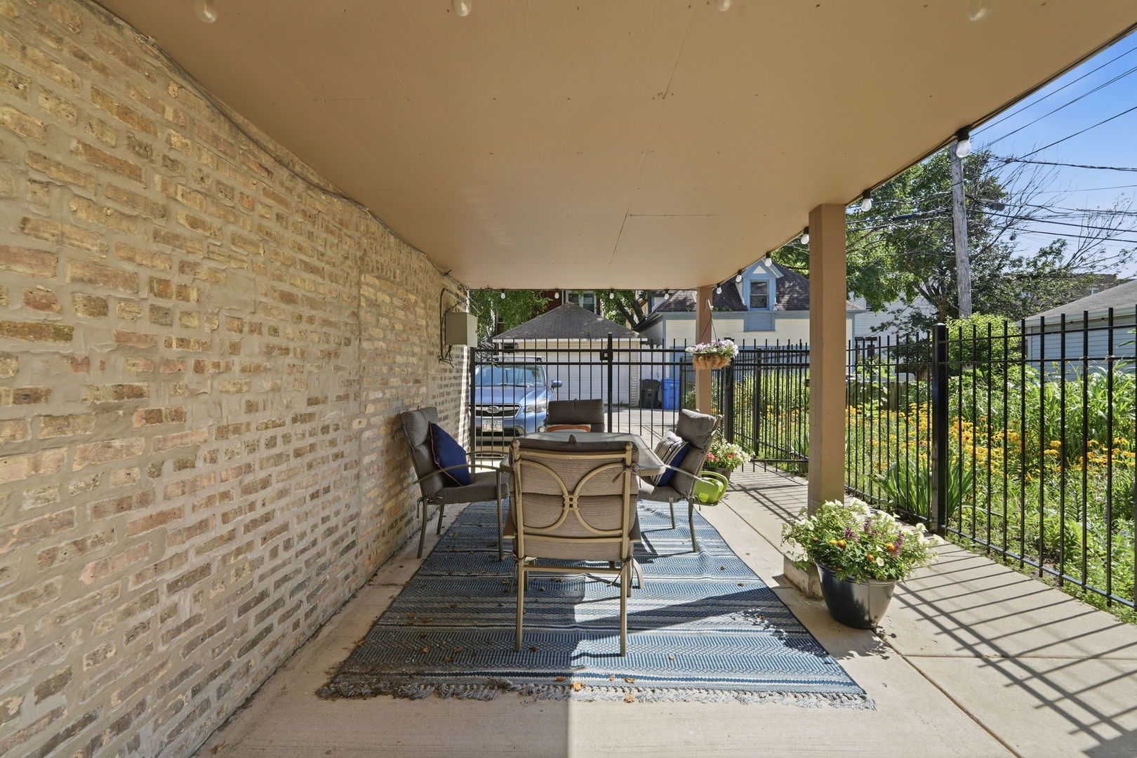 1733 W Catalpa Avenue Unit: 1