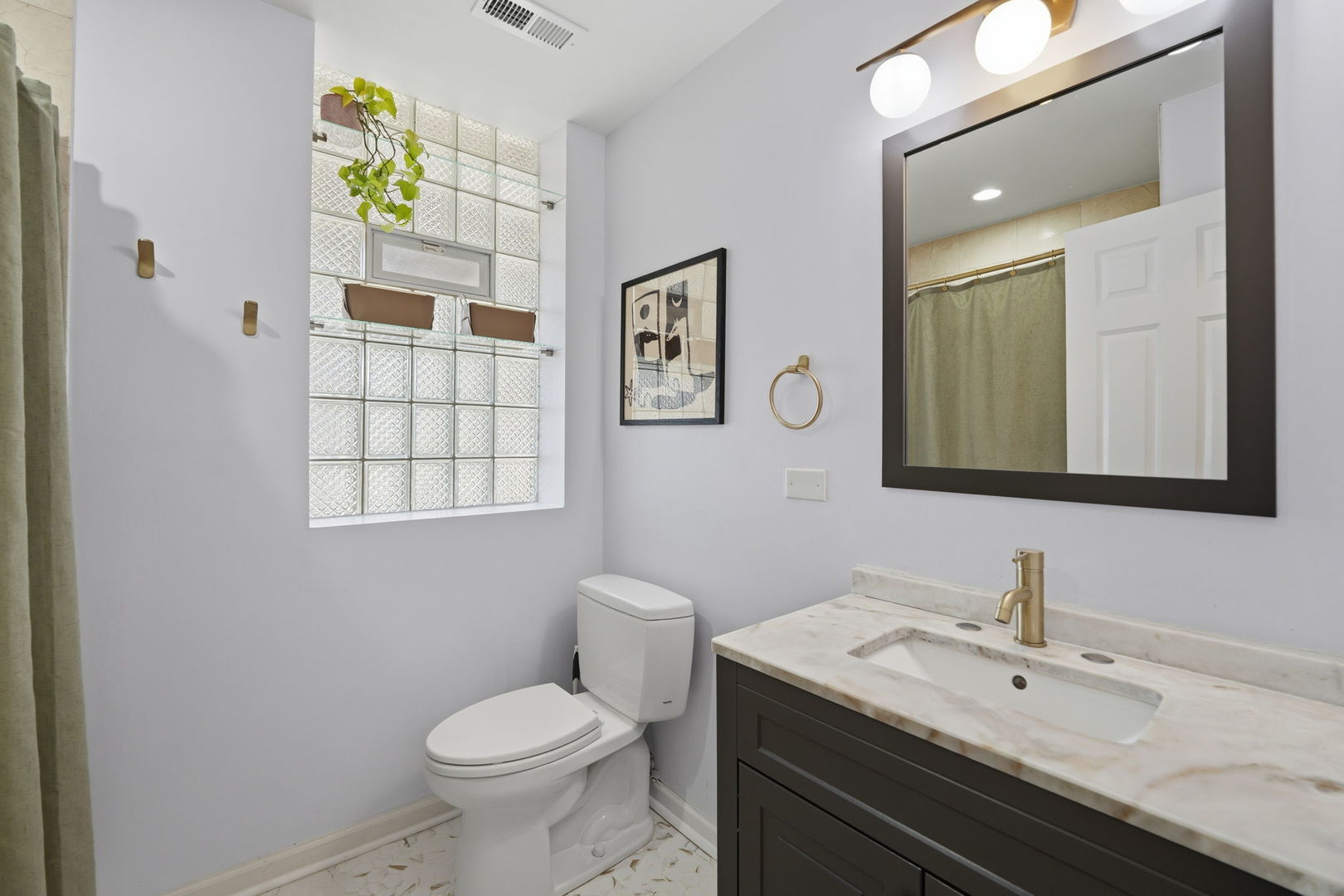 1733 W Catalpa Avenue Unit: 1